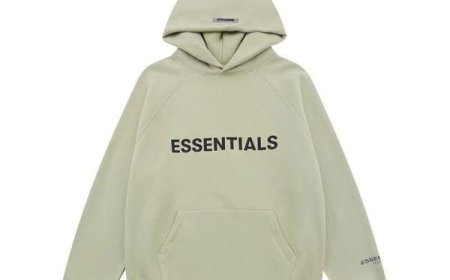 Why the Essential Hoodie is a Must-Have in Every Wardrobe