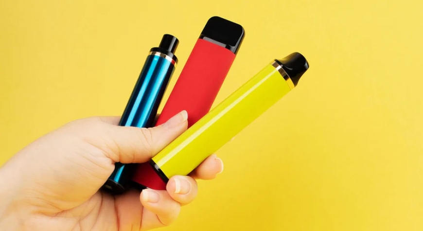 Is Vaping a Better Alternative? Let’s Compare with Smoking